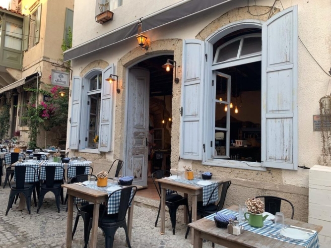 BLUE ALACATI