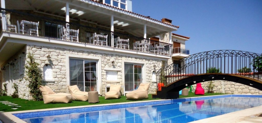 Grand Eldoris Hotel